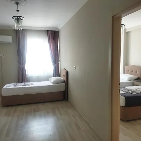 The Queens Apartment *