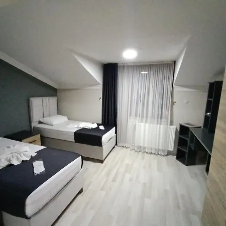 The Queens Apartment *